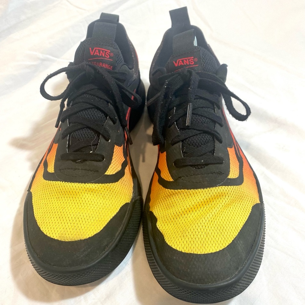 Size 10 - VANS UltraRange Rapidweld Flames / Lightweight / Unisex